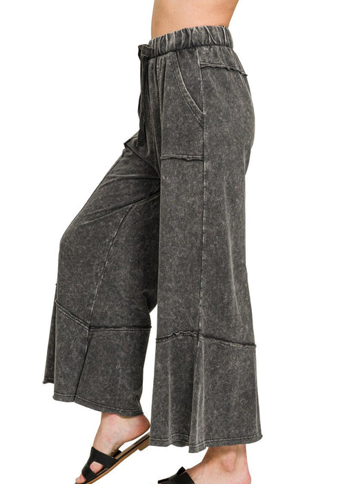 Black Exposed-Seam Flare Hem Pants With Pockets