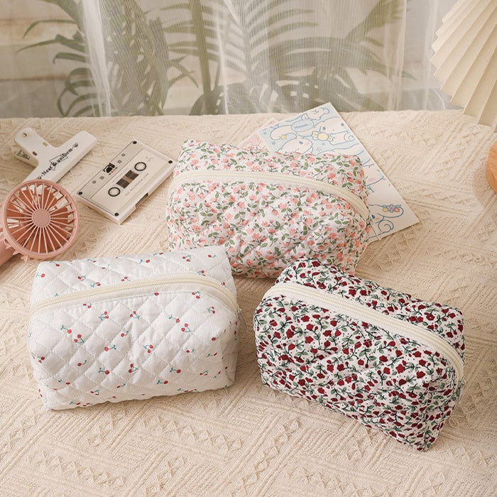 Ditsy Quilted Floral Cosmetic Pouch Bag
