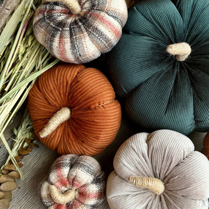 Med. Rust Corduroy Pumpkin