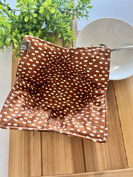 Flowers on Green Bowl Cozy