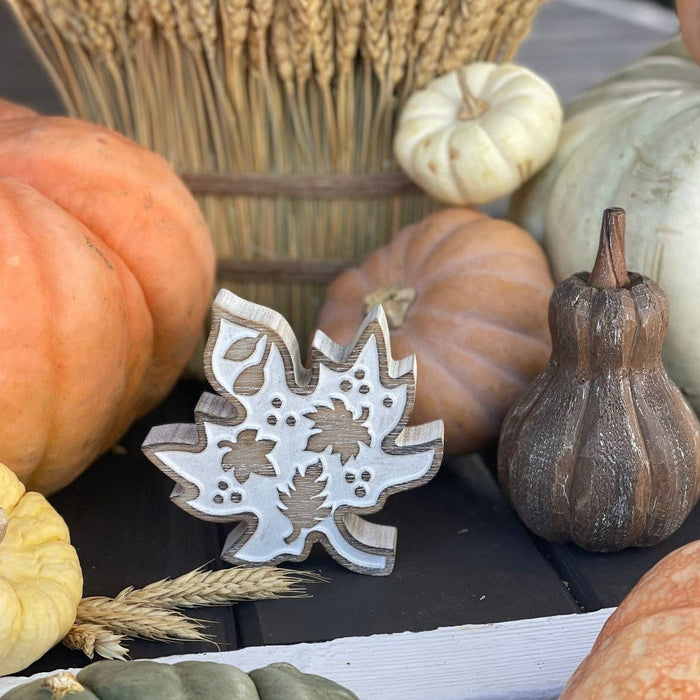 Pattern Carved Simple Leaf