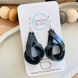 Knot Earrings: Smooth Black