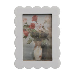 Resin & MDF Scalloped Photo Frame, White (Holds 4" x 6" Photo)