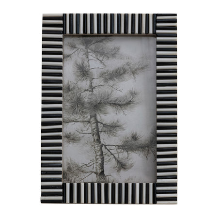 Ribbed Photo Frame, Black & White (Holds 4" x 6" Photo)